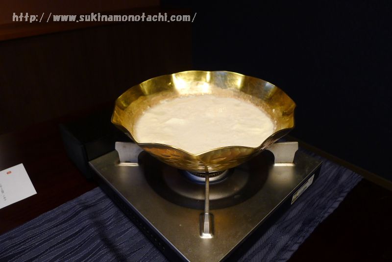 萃 sui-諏訪湖(すい すわこ）の個室食事処でいただく夕食　加茂七豆腐の吸い鍋