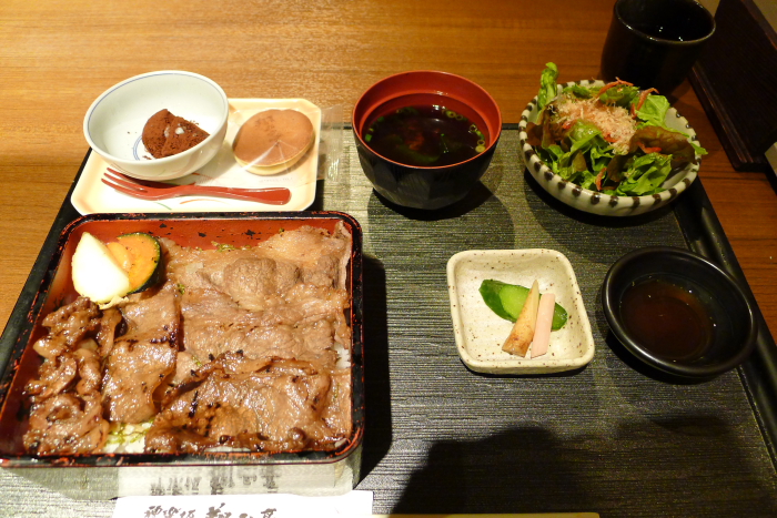 神楽坂_翔山亭ランチ 黒毛和牛カルビ重