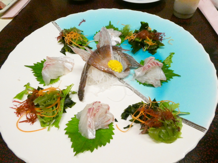 淡路島うめ丸の夕食の鯛の活け造り　第二弾