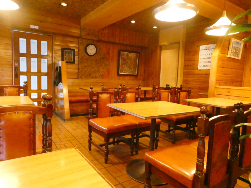 東京都板橋区にある純喫茶ピノキオの店内の様子