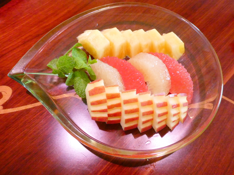 オーベルジュミヨー　部屋でいただく洋朝食　フルーツ