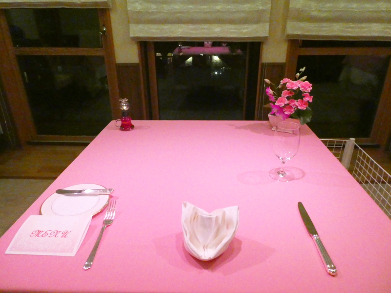 オーベルジュミヨーの夕食　テーブルセッティング