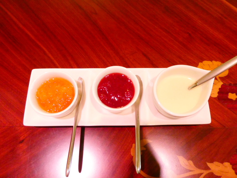 オーベルジュミヨー　部屋でいただく洋朝食のジャムとドレッシング
