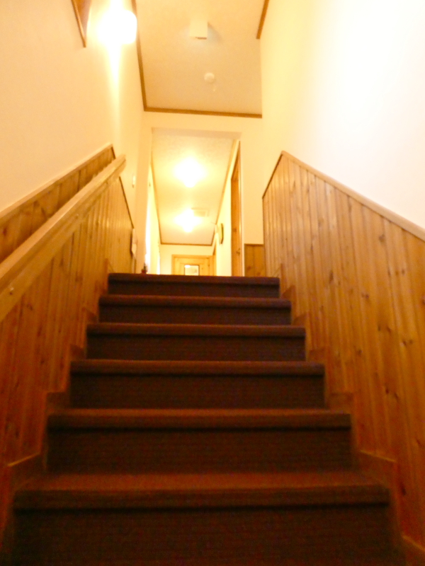 伊豆高原オーベルジュミヨーの客室に続く階段