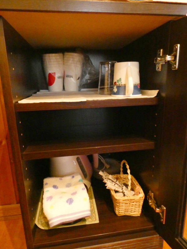 伊豆高原オーベルジュミヨーの茶棚