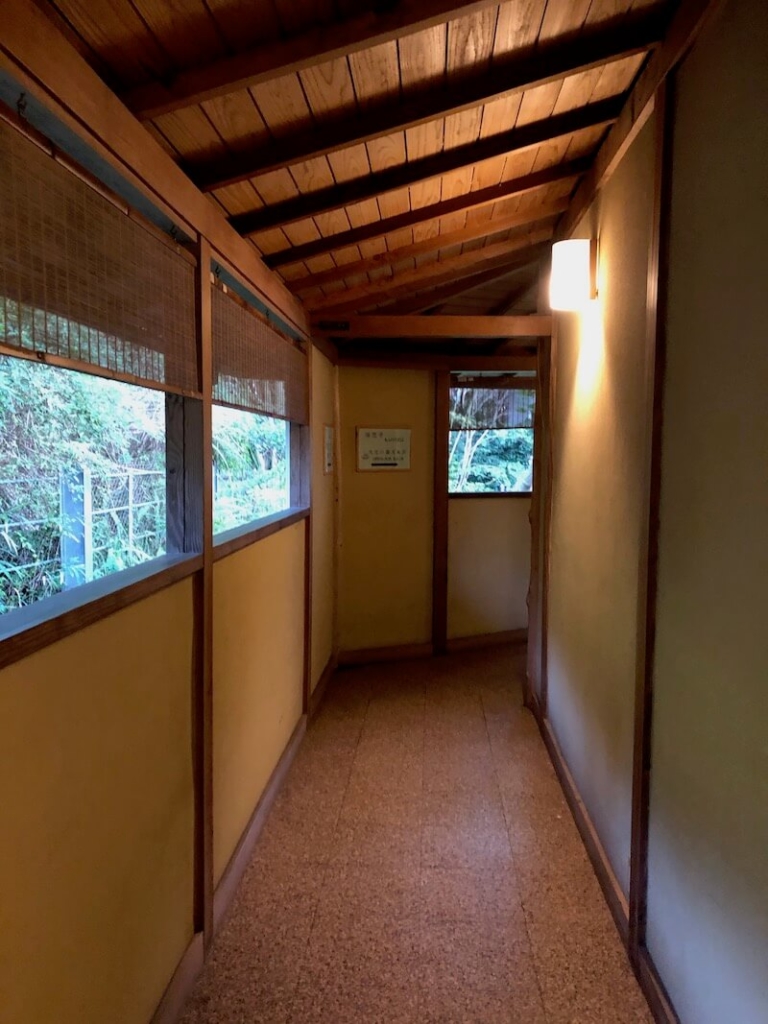 新かどや　大浴場に向かう廊下